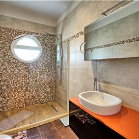 3 bedroom seaside villa with pool, Acharavi, sleeps 5